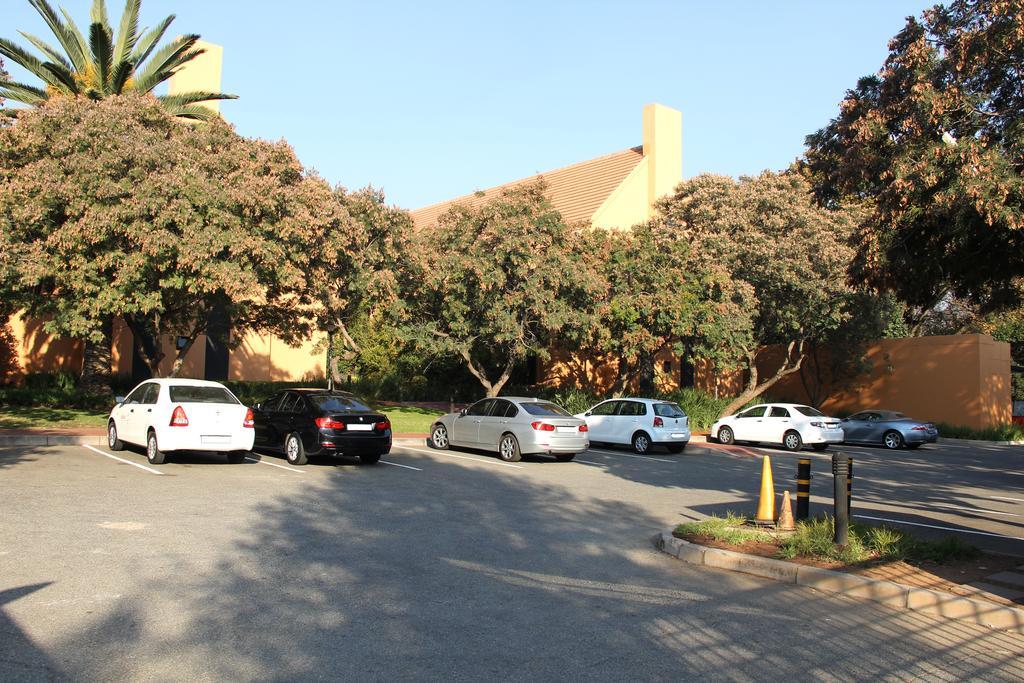 Illovo Hotel Johannesburg Exterior photo